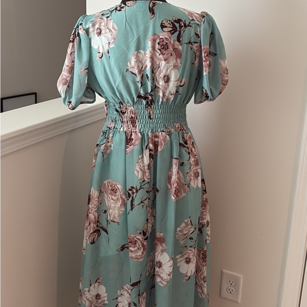 Elegant Floral Maxi Dress in Blue and Pink